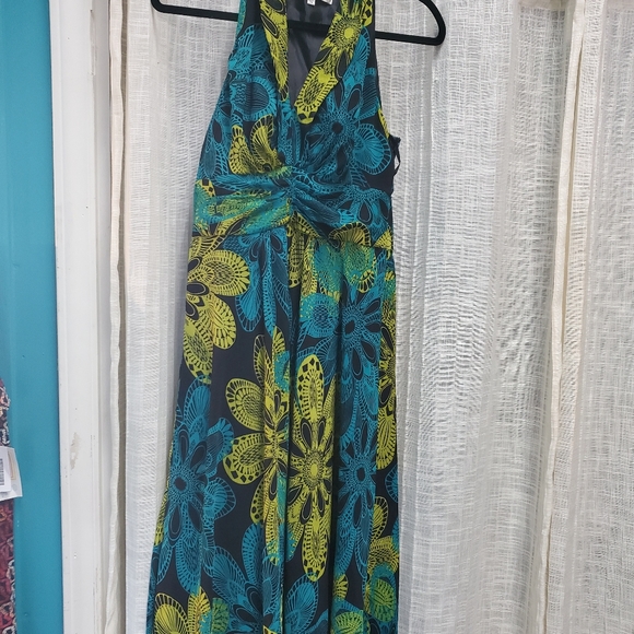 Evan Picone Dresses & Skirts - Evan Picone Sleevel lined Flowered dress